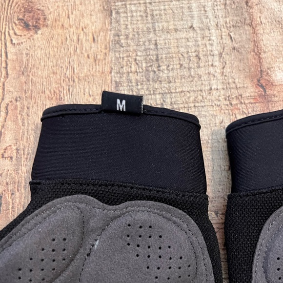 NIKE Men's Extreme Fitness Gloves - Picture 5 of 7